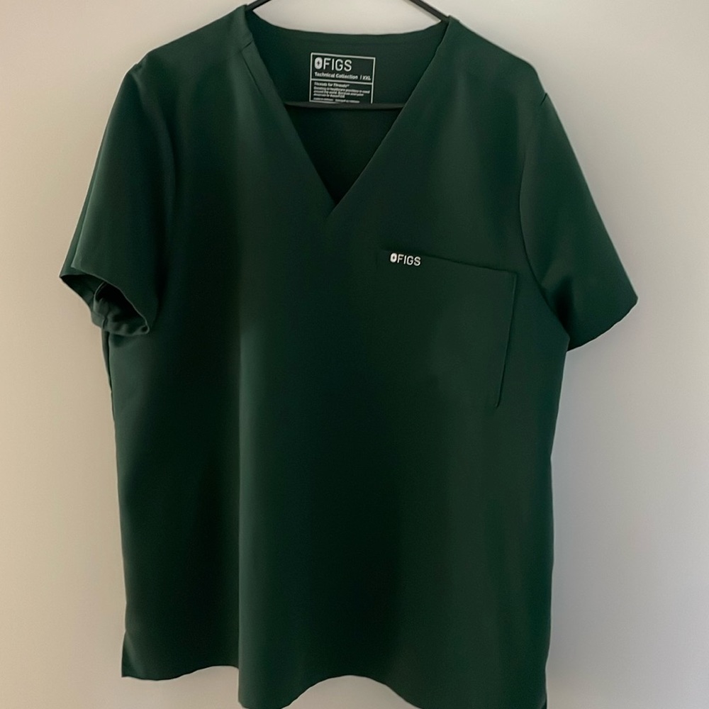 women's British Racing Green Catarina™ - One-Pocket Racing Scrub Top -